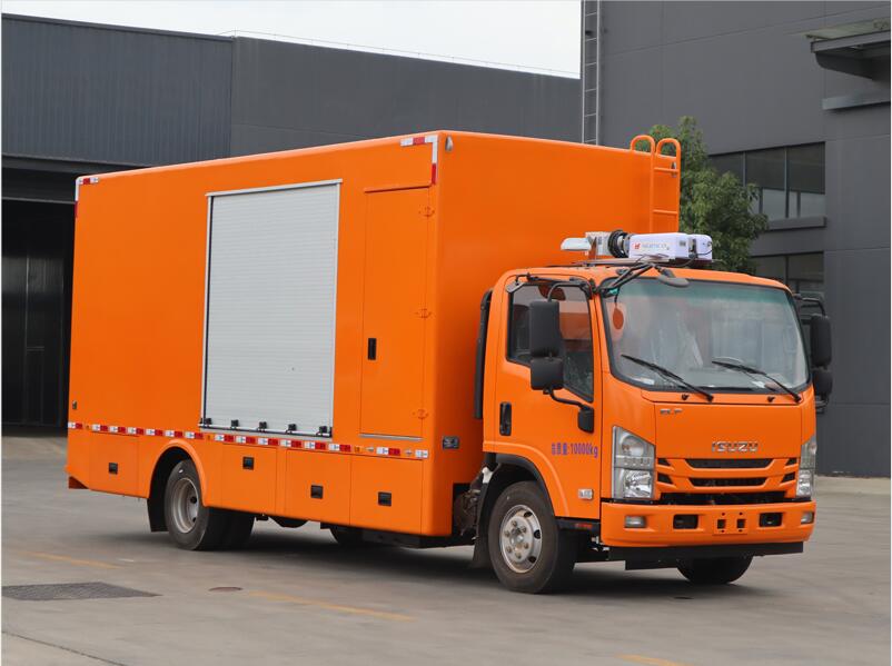 五十铃700p4475轴距电力工程车