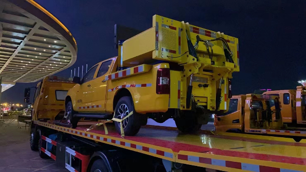 庆铃五十铃皮卡防撞缓冲车！